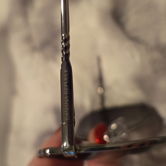 Banana Republic Silver Aviator Sunglasses Brand New In Case - Picture 6 of 15